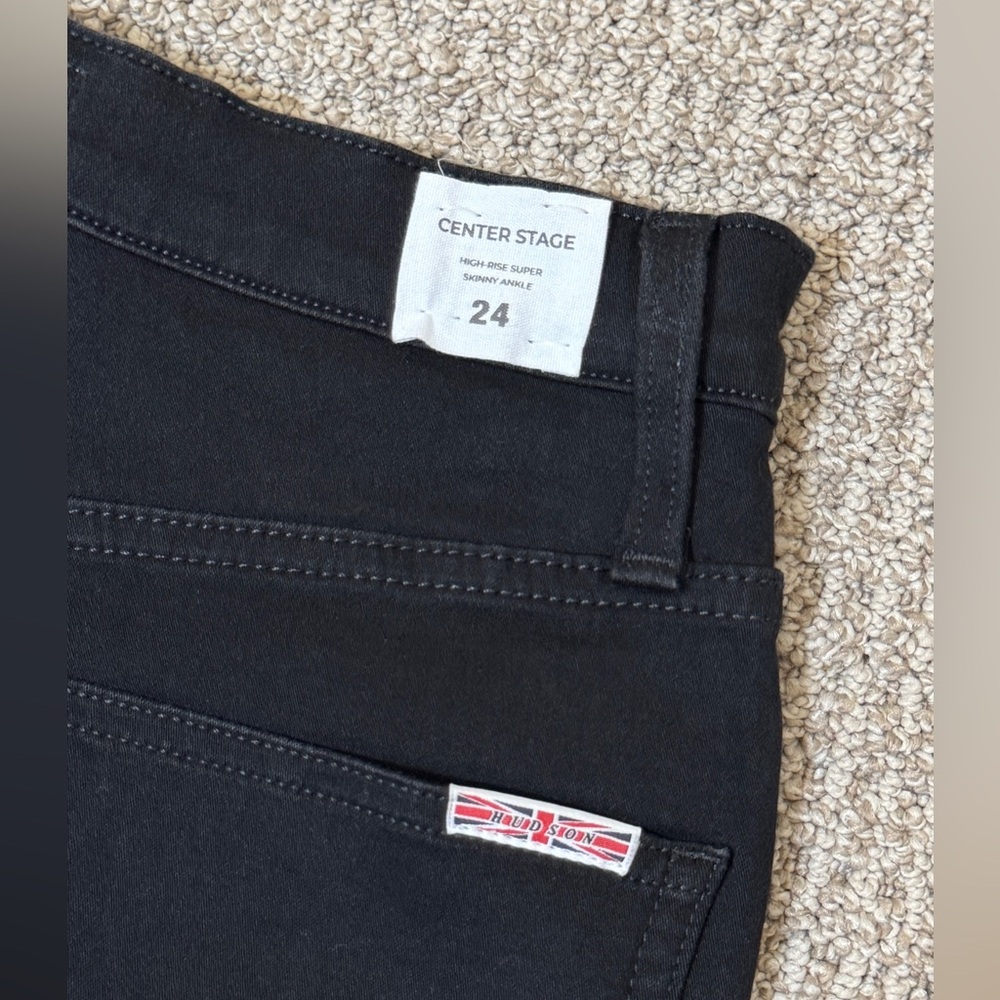 Hudson NWOT Women’s Skinny Jeans in Black.. Size 24